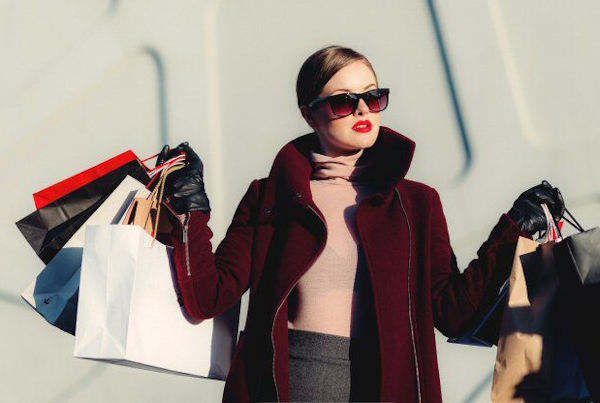 Outlet shopping, clearance sales and discount shopping in the UK